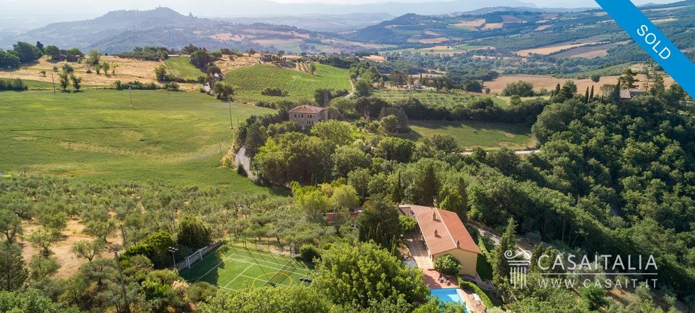 Luxury villa for sale in Todi
