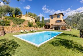 Prestigious villa with annex and swimming pool for sale in Lazio, one hour from Rome