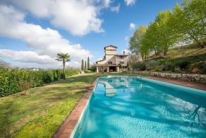 Luxury country villa for sale in Umbria, Spoleto - Casaitalia International
