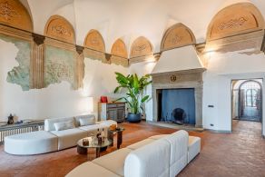 Luxury residence within a historic palazzo for sale in Tuscany, Casaitalia International