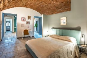 Restored historic palazzo with garden for sale in the historic centre of San Miniato, Tuscany