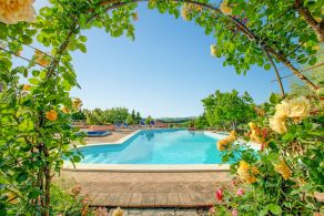 Luxury villa with swimming pool for sale in Umbria, Todi, Casaitalia International